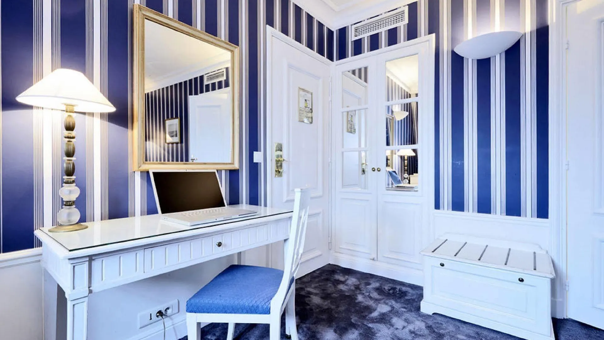 Golden Tulip Washington Opera Hotel Paris 4*,